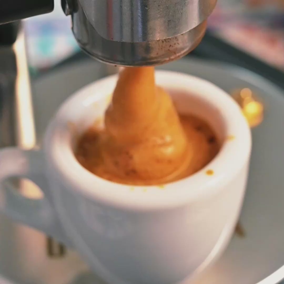 Kamira + 250 gr. Ionia Espresso gemahlen + Espressolöffel